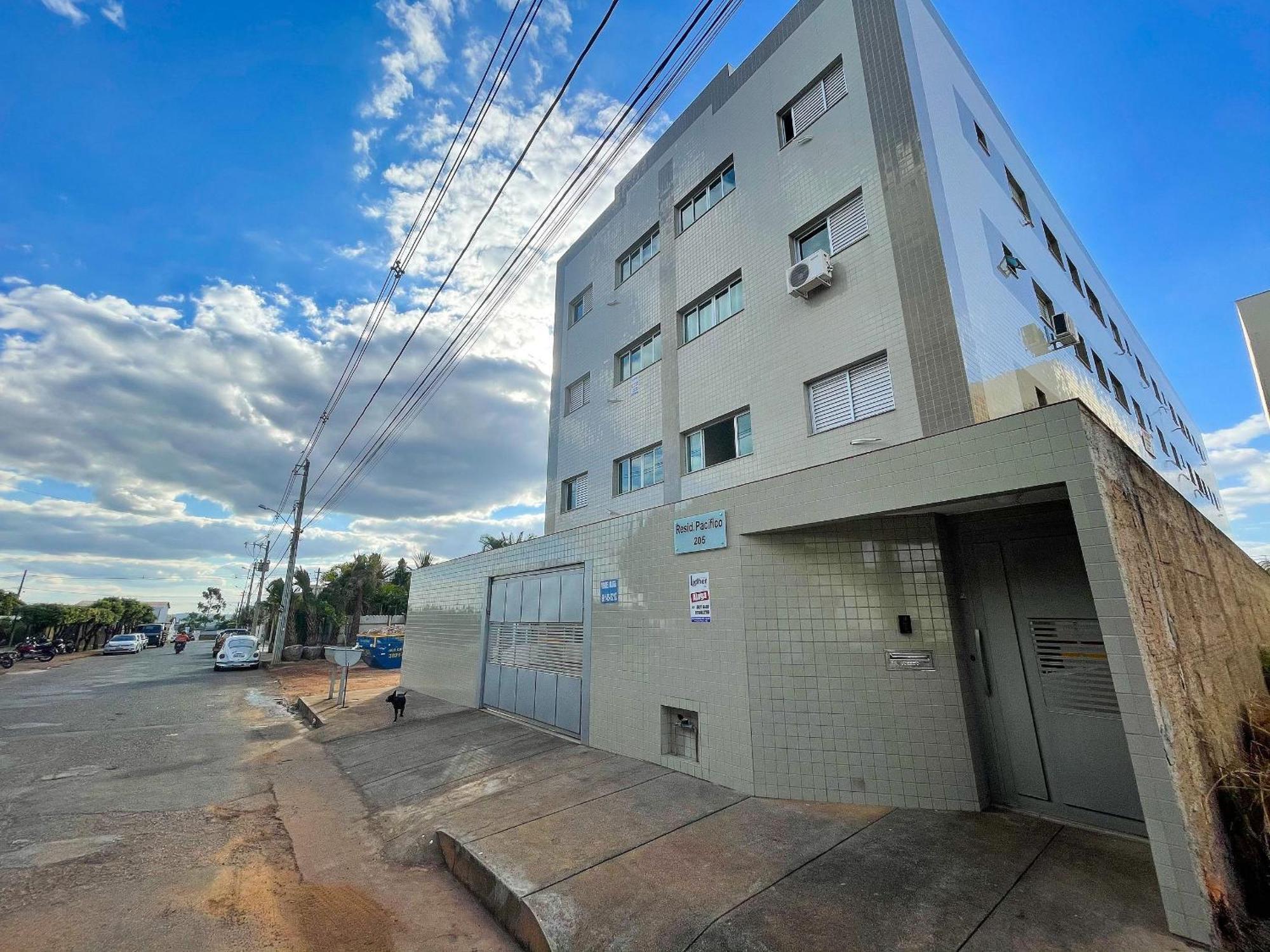202- Apartamento De 2 Quartos Para Ate 5 Hospedes Patos de Minas Eksteriør billede