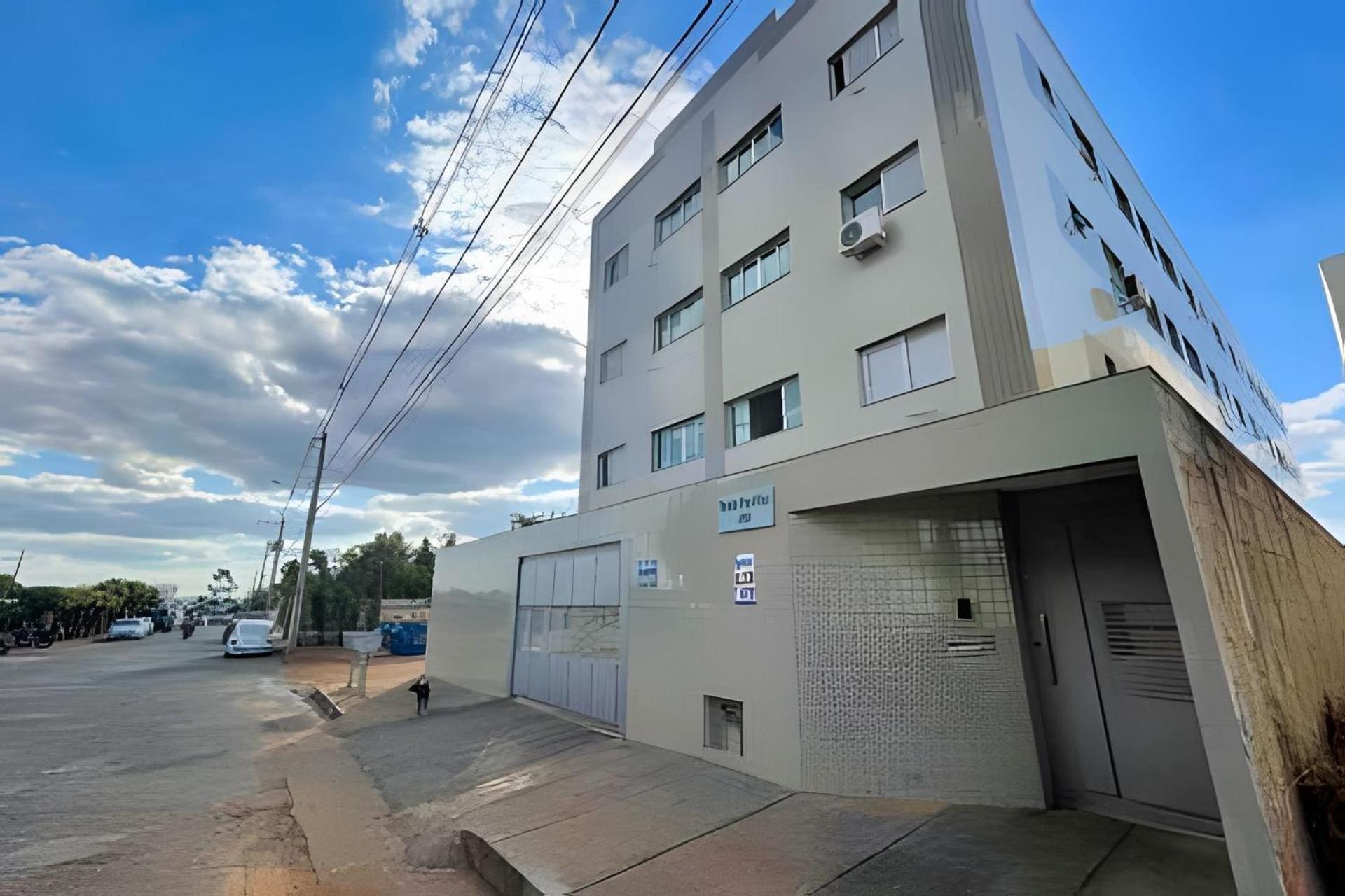 202- Apartamento De 2 Quartos Para Ate 5 Hospedes Patos de Minas Eksteriør billede
